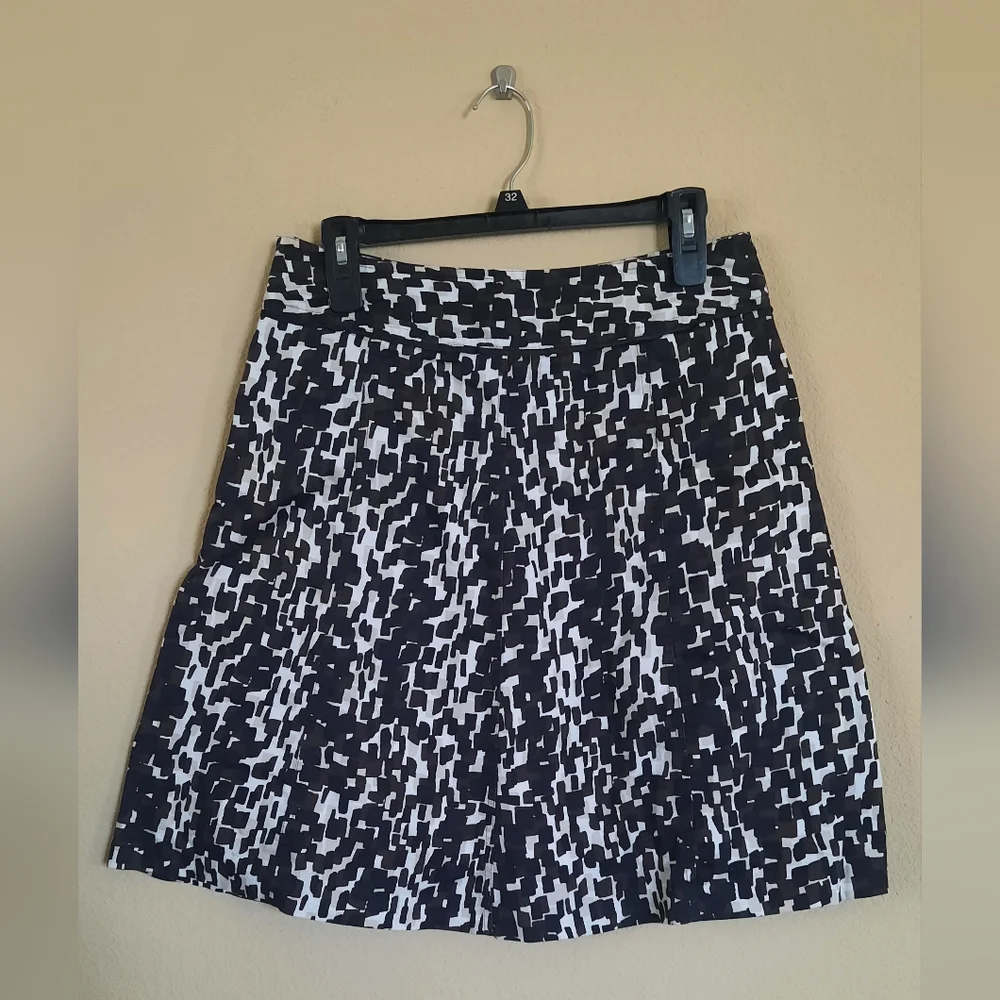 Ann Taylor A-line Pattern Twirl Skirt With Pockets